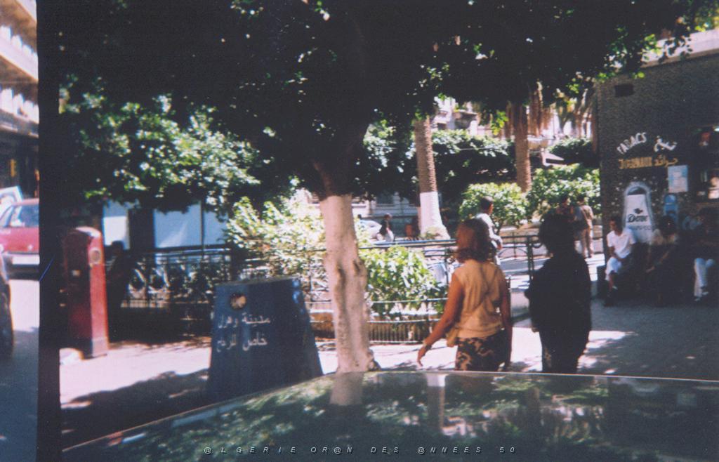 VOYAGE DU 09 2005 024 ORAN PLACE INCONNUE.JPG
